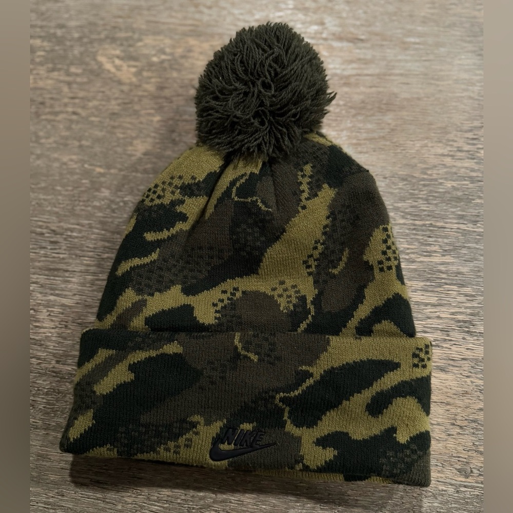 ☀️Kids Nike Green and Black Camo Beanie with Pom